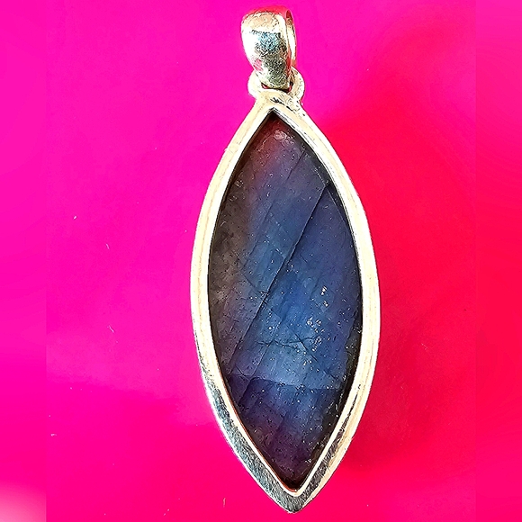 Large Natural Labradorite 13x35mm 925 Sterling Silver Pendant - Picture 4 of 8